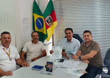Prefeito e vice-prefeito de Viadutos cumprem agenda institucional em Porto Alegre