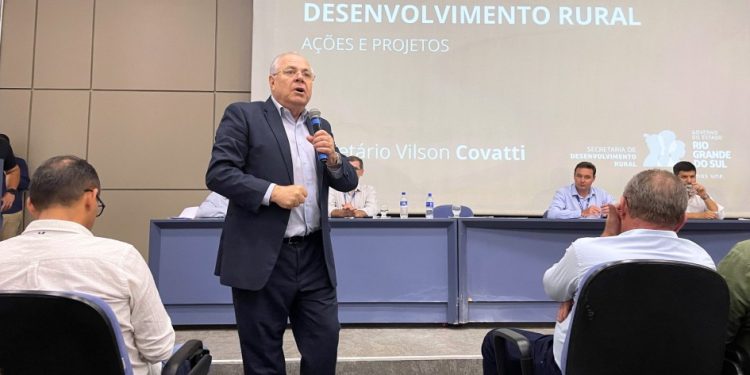Governo do Estado realiza a entrega de 53 veículos da Operação Terra Forte