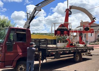 Prefeitura de Centenário adquire ensiladeira para reforçar apoio aos produtores rurais