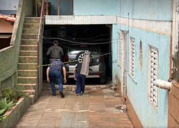 Mulher de 24 anos é morta dentro de casa em Ijuí; suspeita é de feminicídio cometido pela companheira
