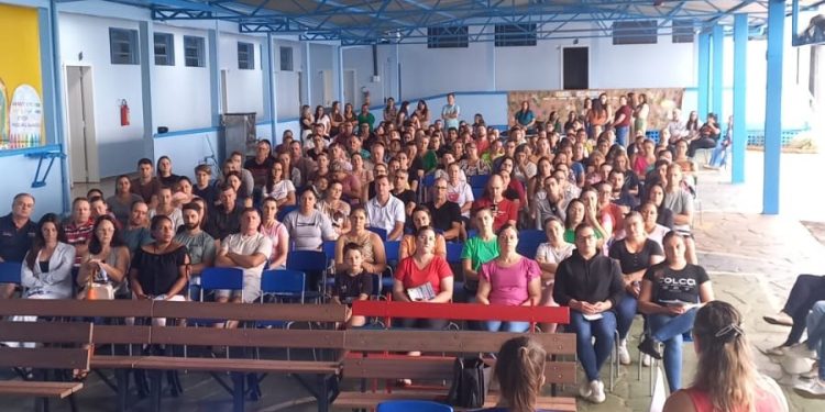 Escola Luiz Biasi realiza primeira reunião de pais do ano em São João da Urtiga