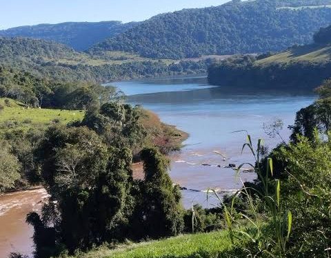 Mistério em Maximiliano de Almeida: pescador sofre ataque de animal desconhecido no Rio Ligeiro