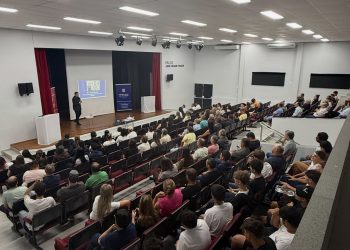 Palestra sobre inovação reúne comunidade e marca lançamento de programas de incentivo à economia em Maximiliano de Almeida