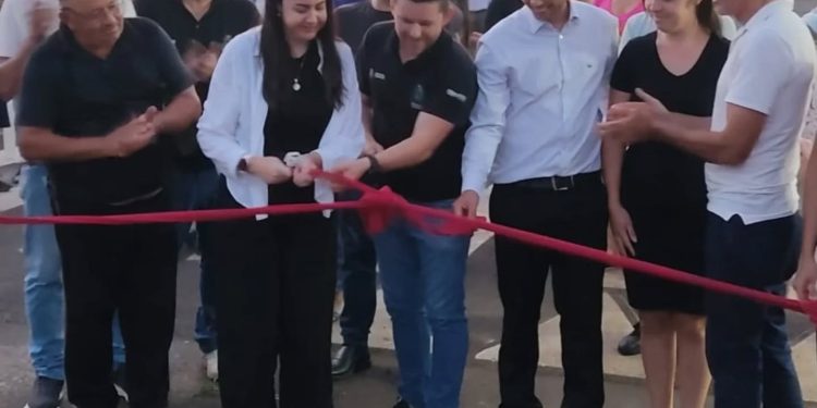 Trecho da Rua Nilo Peçanha recebe pavimentação asfáltica e é inaugurado em Viadutos