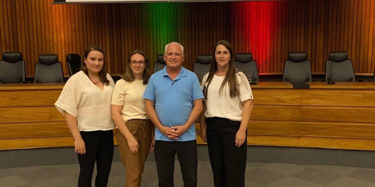 Autoridades de São João da Urtiga participam de seminário sobre políticas para a primeira infância em Porto Alegre