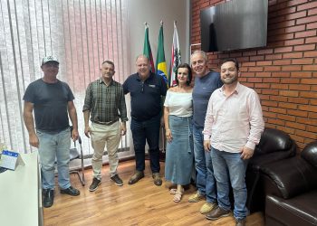 União de forças traz resultados: Machadinho é contemplado com trator de esteira pela Família Covatti