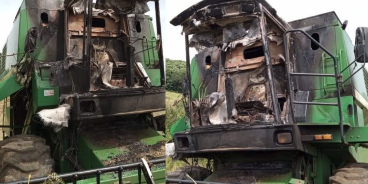 Colheitadeira é encontrada incendiada em uma lavoura de Barracão, no Nordeste gaúcho