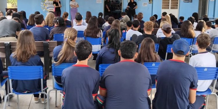 Escolas municipais de Machadinho promovem ações de conscientização contra o bullying e cyberbullying