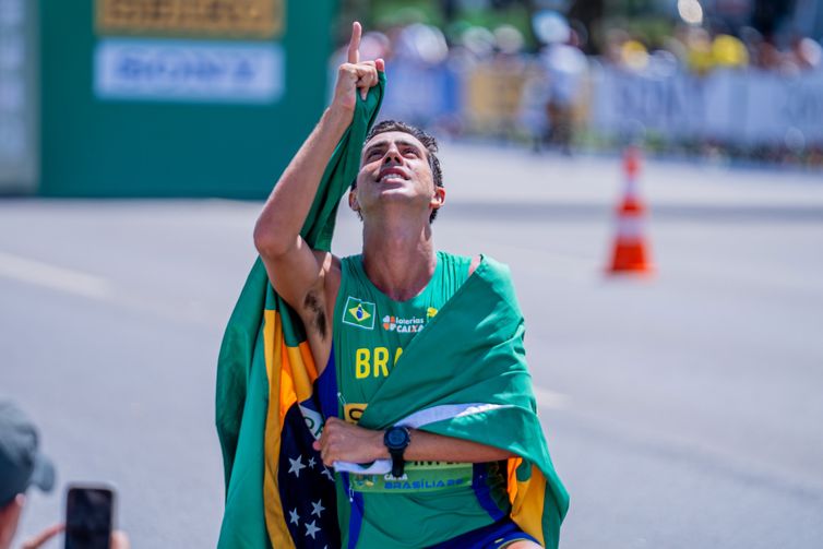 Mariana Sá/COB Brasília (DF), 12/04/2026 - Caio Bonfim e equipe feminina conquistam bronze no Mundial de Marcha
Foto: Mariana Sá/COB