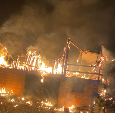 Incêndio atinge residência e mobiliza equipes em São João da Urtiga (RS)