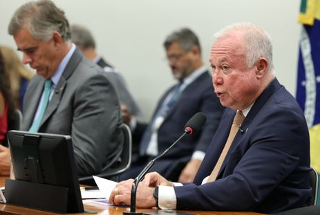 Lula Marques/Agência Brasil. Brasília-DF – 15/04/2026 – Reunião da Comissão de Constituição e Justiça (CCJ) da Câmara para leitura do relatório do deputado Paulo Azi da proposta de emenda à Constituição (PEC 221/2019) que reduz a jornada de trabalho a 36 horas. A oposição pediu vistas. Foto: Lula Marques/ Agência Brasil.