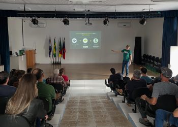 Produtores rurais participam de palestra sobre Reforma Tributária e recebem orientações de saúde em São João da Urtiga