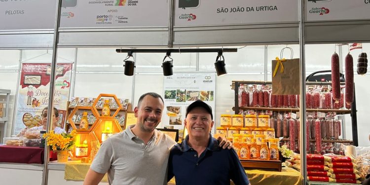 Agroindústria de São João da Urtiga ganha destaque em feira na capital gaúcha