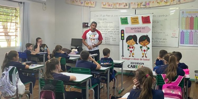 Maio Laranja mobiliza escolas de São João da Urtiga com ações de conscientização e proteção infantil