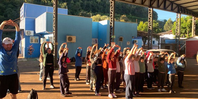 Carlos Gomes mobiliza escolas e comunidade no Dia do Desafio com atividades físicas e passeio ciclístico