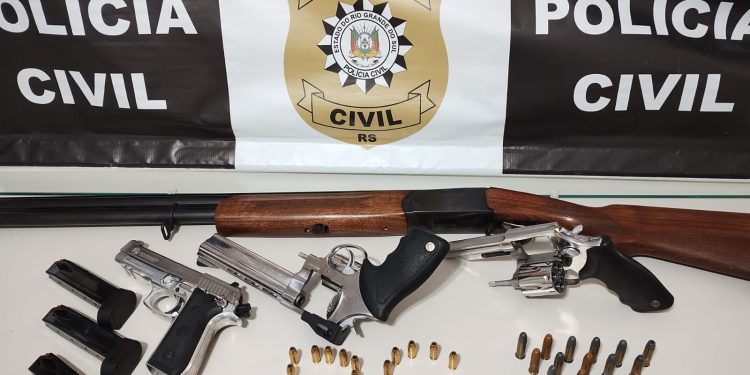 Polícia apreende armas de empregador acusado de ameaçar ex-funcionária em Erechim