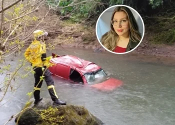 Mulher encontrada morta após veículo cair de ponte foi vítima de feminicídio