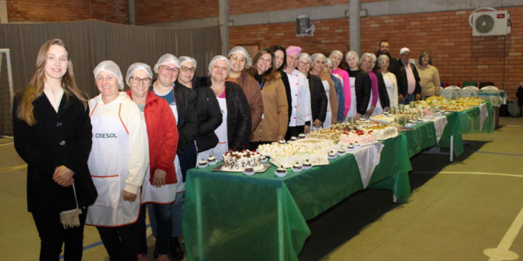 Curso de confeitaria forma 15 alunas e amplia oportunidades de geração de renda em Carlos Gomes