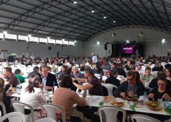 Tradicional Festa dos Agricultores e Motoristas reúne grande público em Maximiliano de Almeida