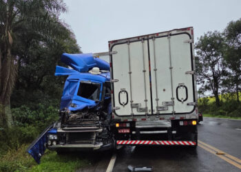 Acidente entre caminhões provoca uma morte na ERS-135, em Getúlio Vargas