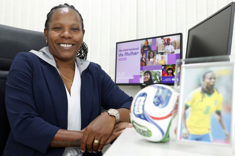 Brasília (DF), 12/03/2026 - Mulheres no Futebol. Formiga, ex-jogadora da Seleção Brasileira de Futebol, atualmente atua no cargo de Diretora de Políticas de Futebol e de Promoção do Futebol Feminino no Ministério do Esporte. Foto: Bruno Peres/Agência Brasil
