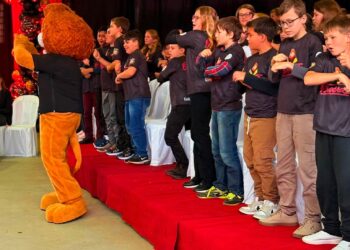 Formatura do PROERD reúne estudantes, autoridades e comunidade escolar em Carlos Gomes