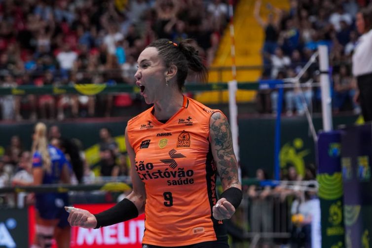 Osasco - @carol__fotografia Osasco apoia Tifanny após mudança que veta trans no vôlei feminino. Foto: Osasco - @carol__fotografia