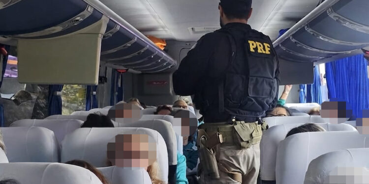 Polícia Rodoviária Federal realiza ação do Agosto Lilás em Erechim
