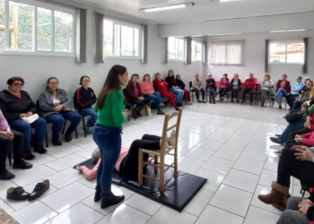 CRAS de Tupanci do Sul realiza atividade sobre primeiros socorros com grupo de idosas