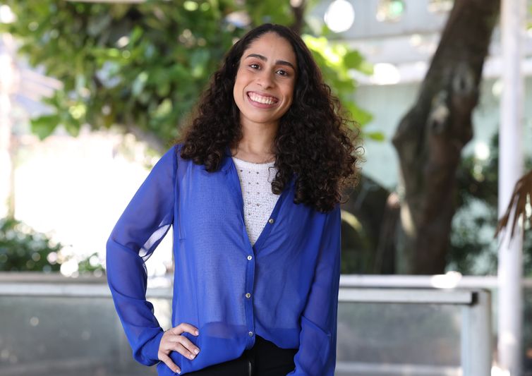 Rovena Rosa/Agência Brasil Rio de Janeiro (RJ), 03/09/2026 - A jornalista Isabelle Trindade fala sobre a proposta dos candidatos para as periferias do Rio de Janeiro. Foto: Rovena Rosa/Agência Brasil