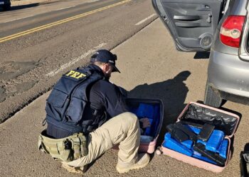 Passageira em carro de aplicativo é presa com 25 quilos de drogas em Erechim