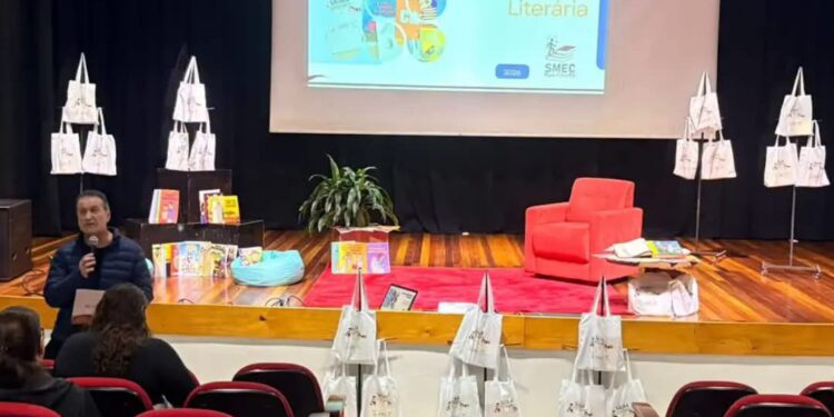 Paim Filho realiza reunião para construção do Plano Municipal de Educação