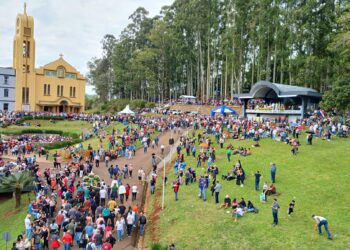 Pe. Renoir Juslei Dalpizól convida peregrinos para 91ª Romaria de Nossa Senhora da Salette, em Marcelino Ramos