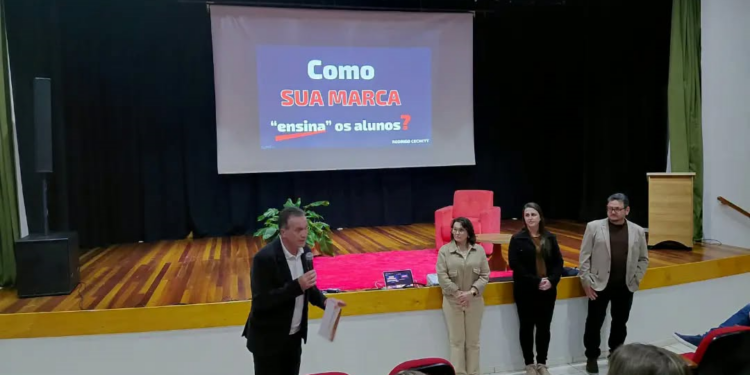 Paim Filho sedia evento regional de formação de professores