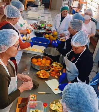Curso de processamento de frutas capacita produtoras e amplia possibilidades de renda em Carlos Gomes