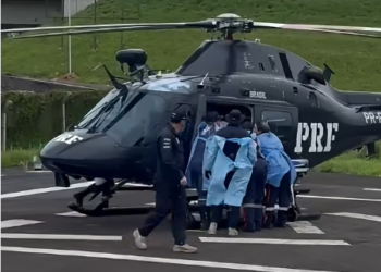 PRF realiza transporte aeromédico de paciente em estado grave de Passo Fundo para Porto Alegre